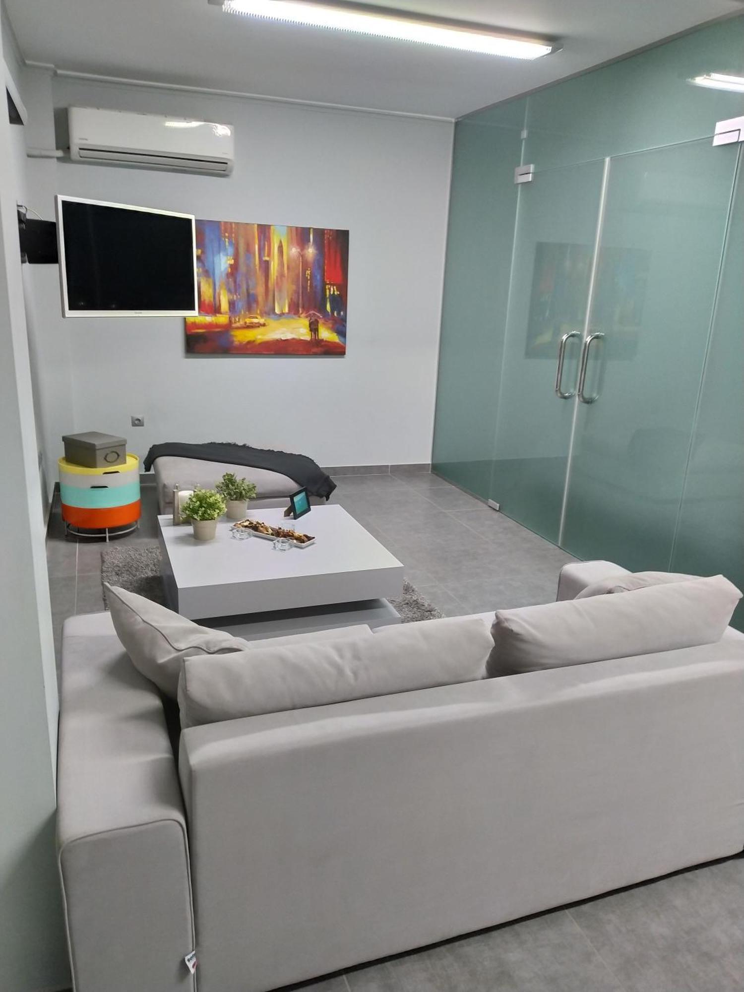 Academys Modern By Urban Retreat Apartment