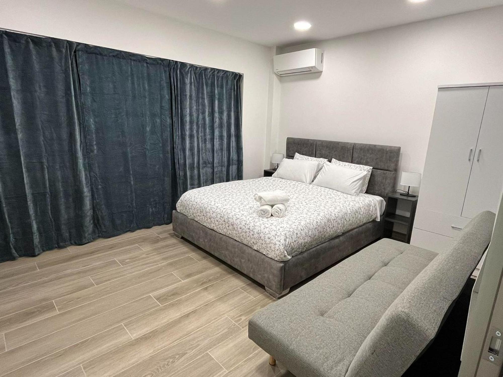 Academys Modern By Urban Retreat Apartment Athen