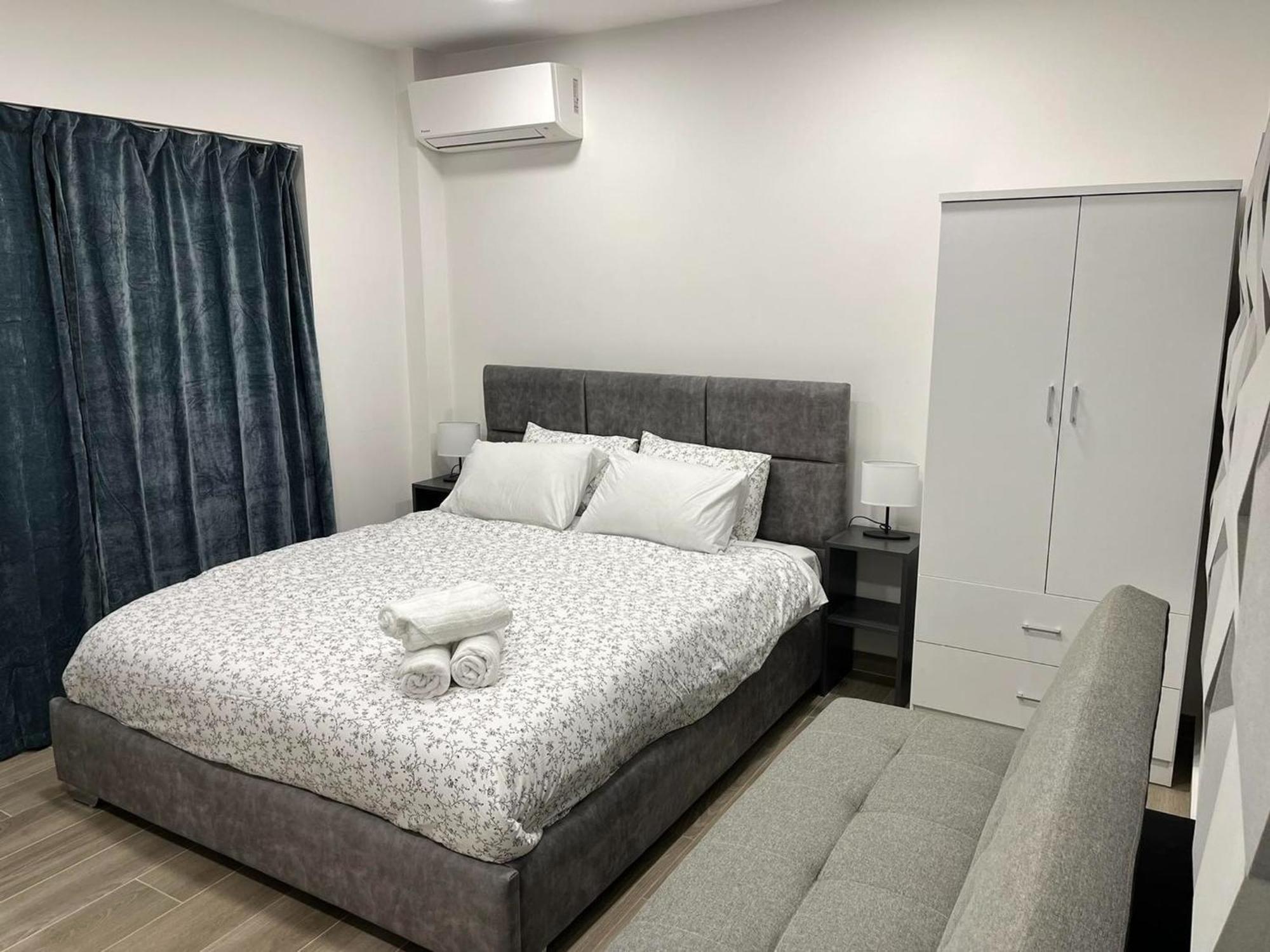 Academys Modern By Urban Retreat * Athen