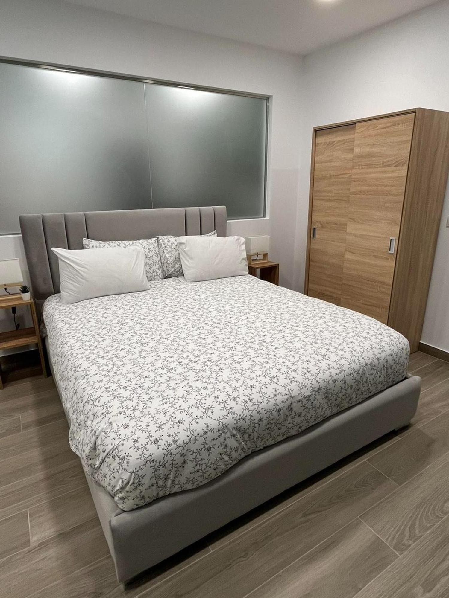 Academys Modern By Urban Retreat Apartment Athen
