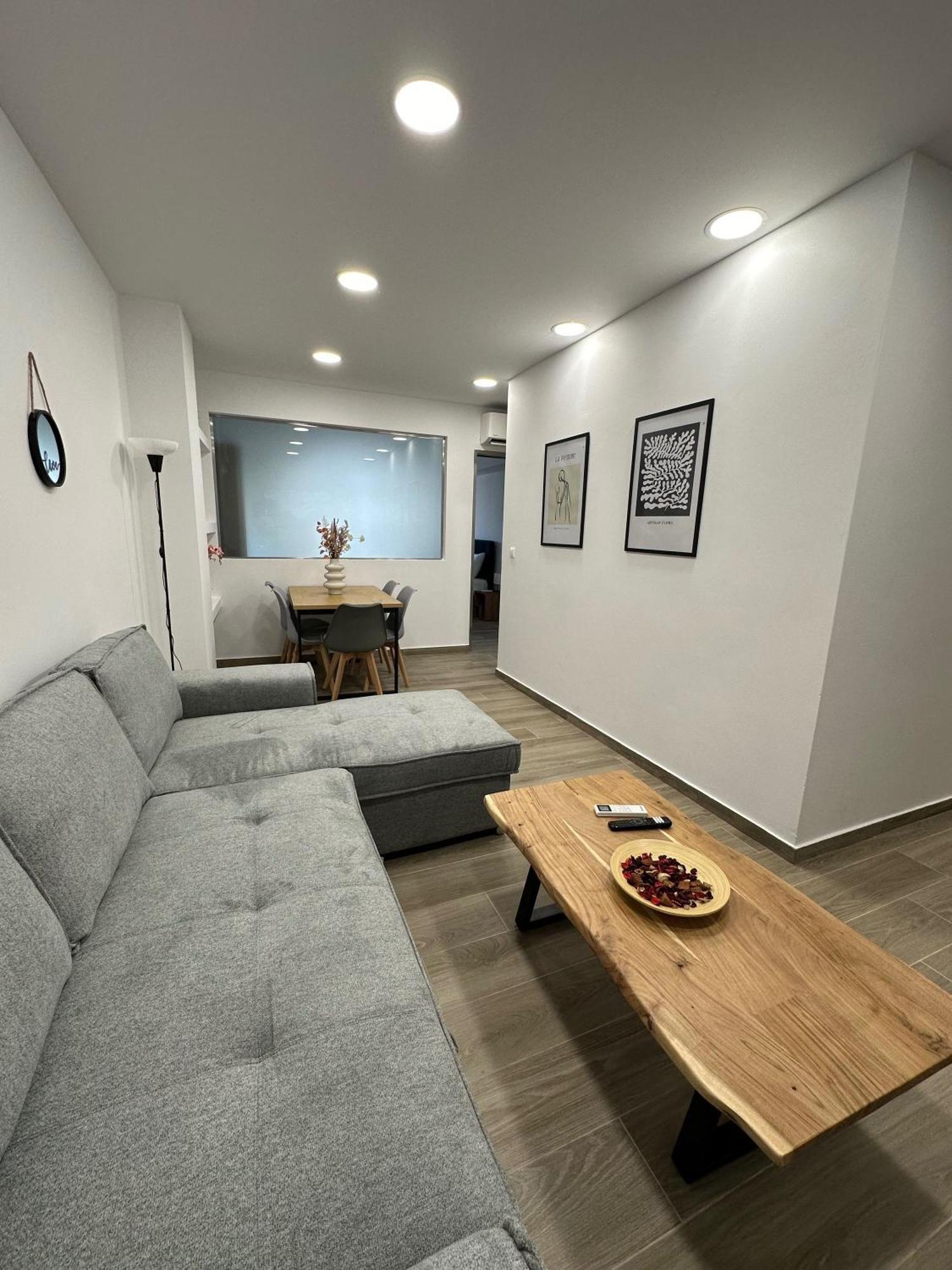 Apartment Academys Modern By Urban Retreat *