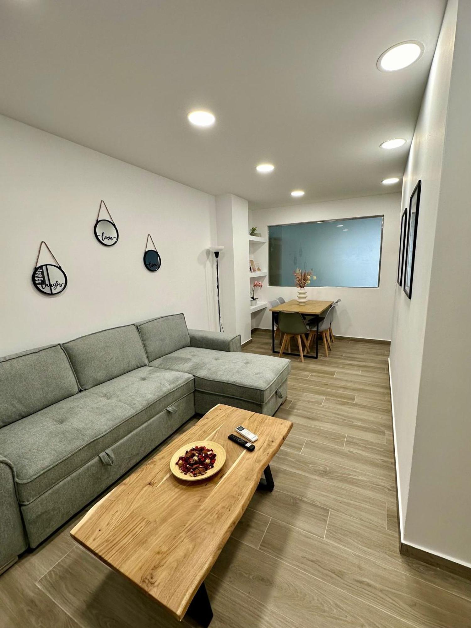 Academys Modern By Urban Retreat Apartment