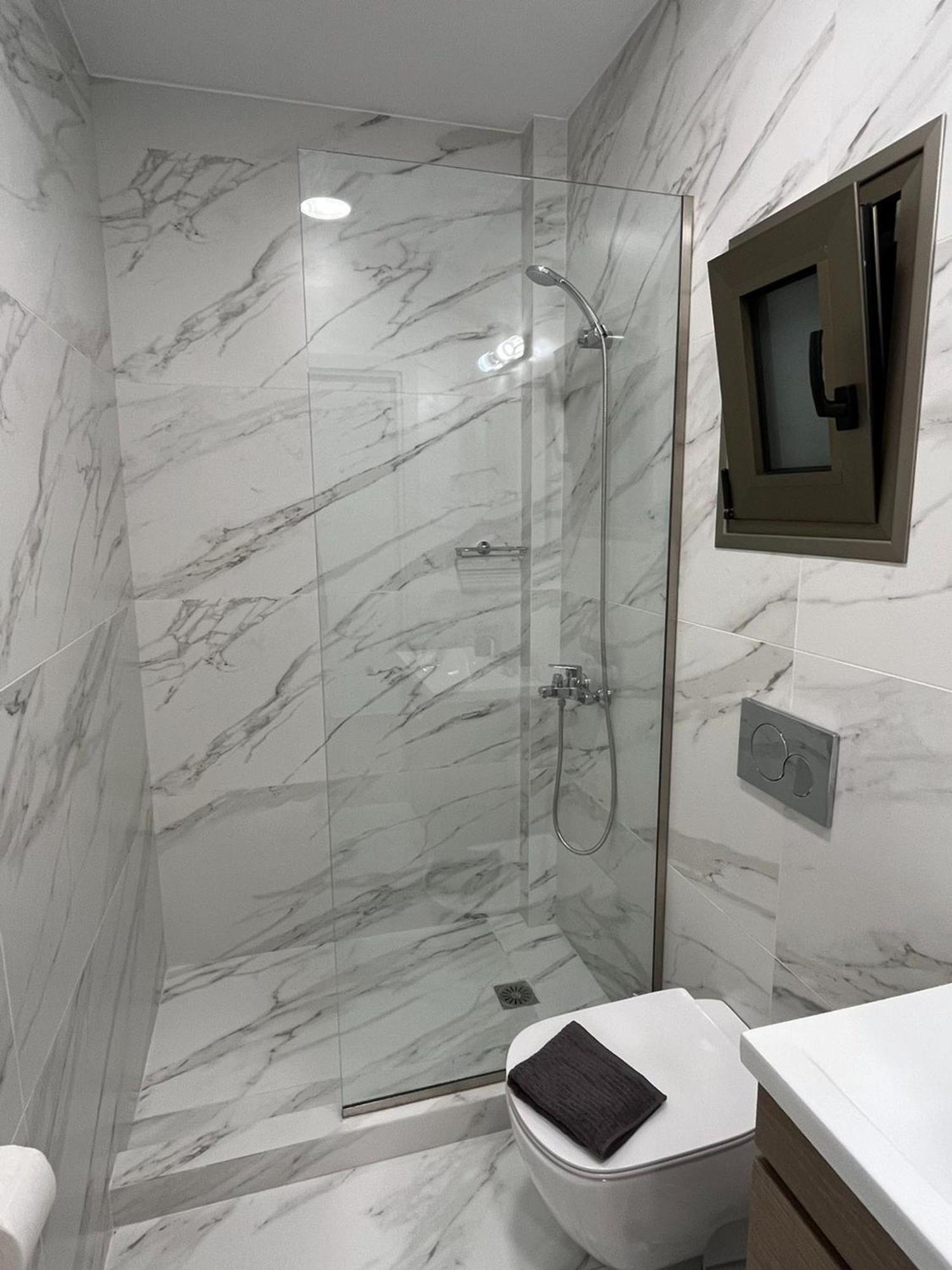 Apartment Academys Modern By Urban Retreat *
