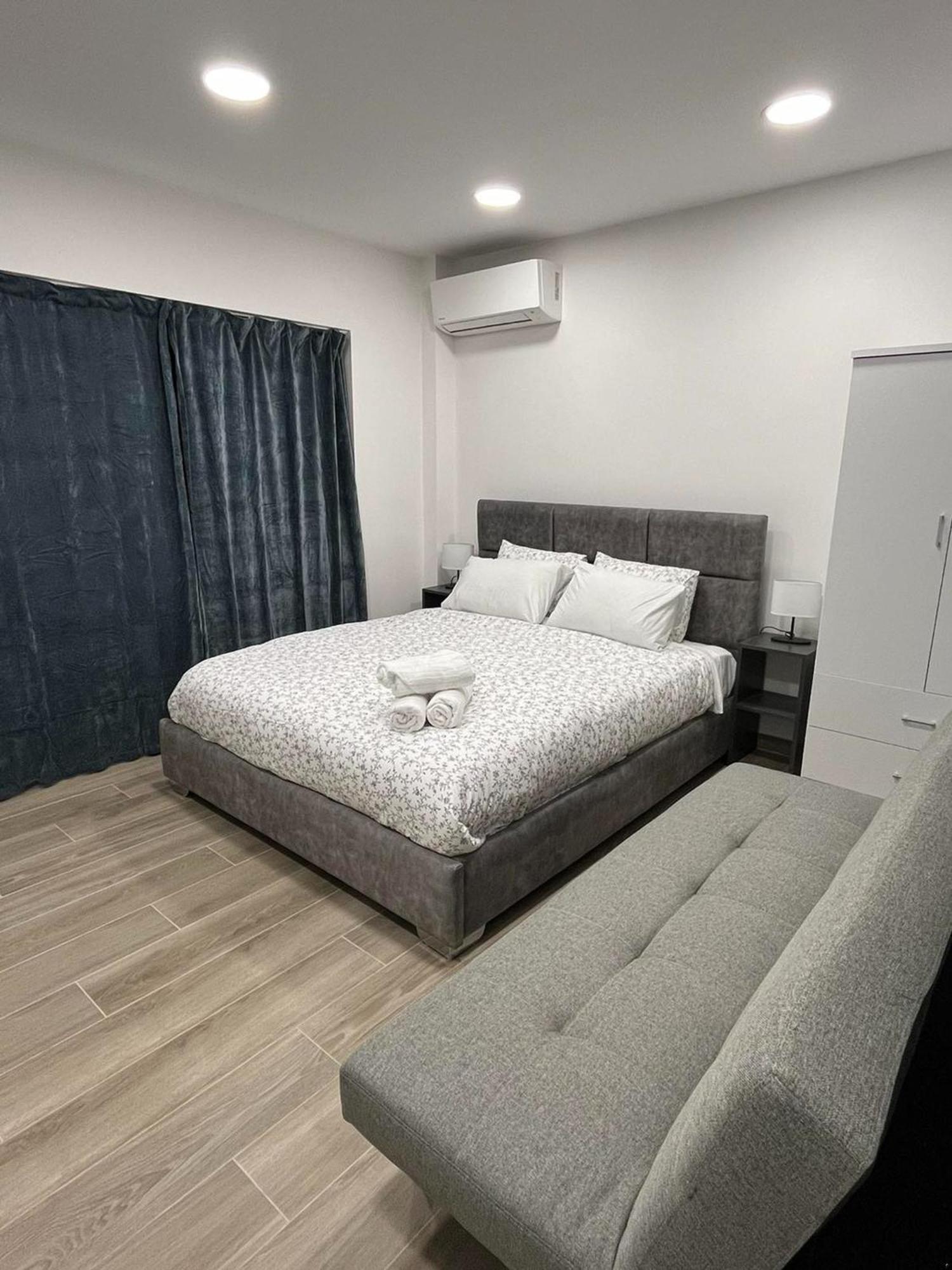 Academys Modern By Urban Retreat Apartment Athen